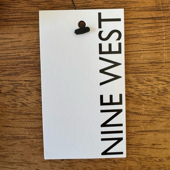 NWT | Nine West | Sleeveless Woven V-Neck Shell | Pink/Blk Animal Print | Large - Picture 4 of 5